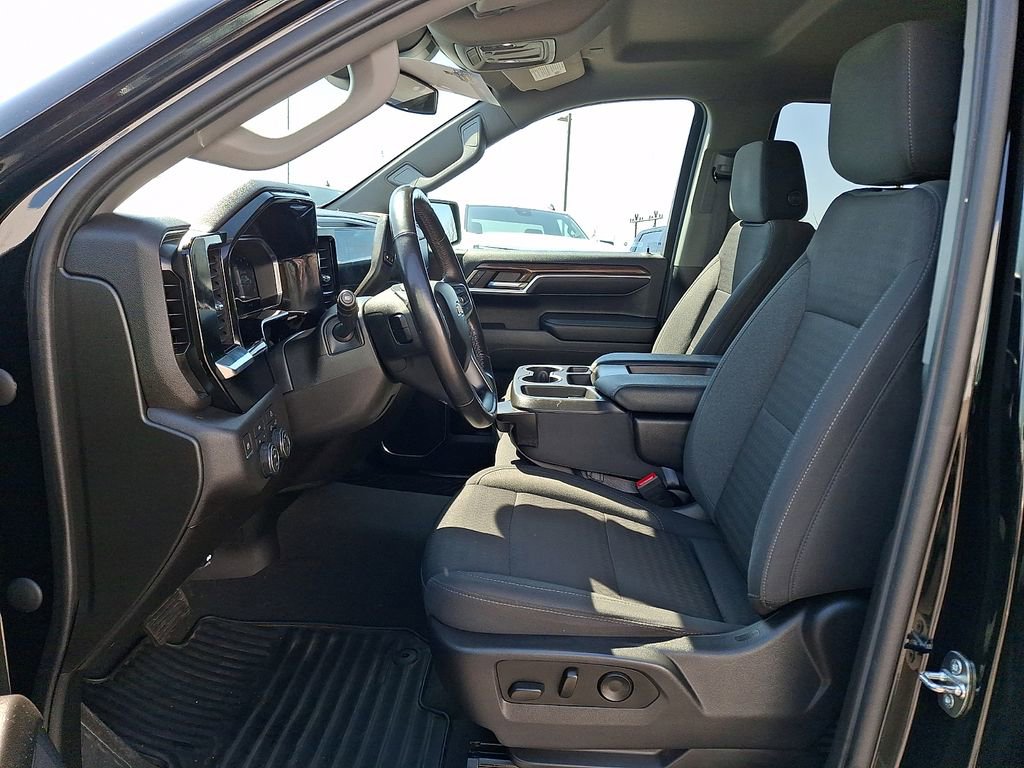 Used 2022 Chevrolet Silverado 1500 LT AWD/4WD image 15