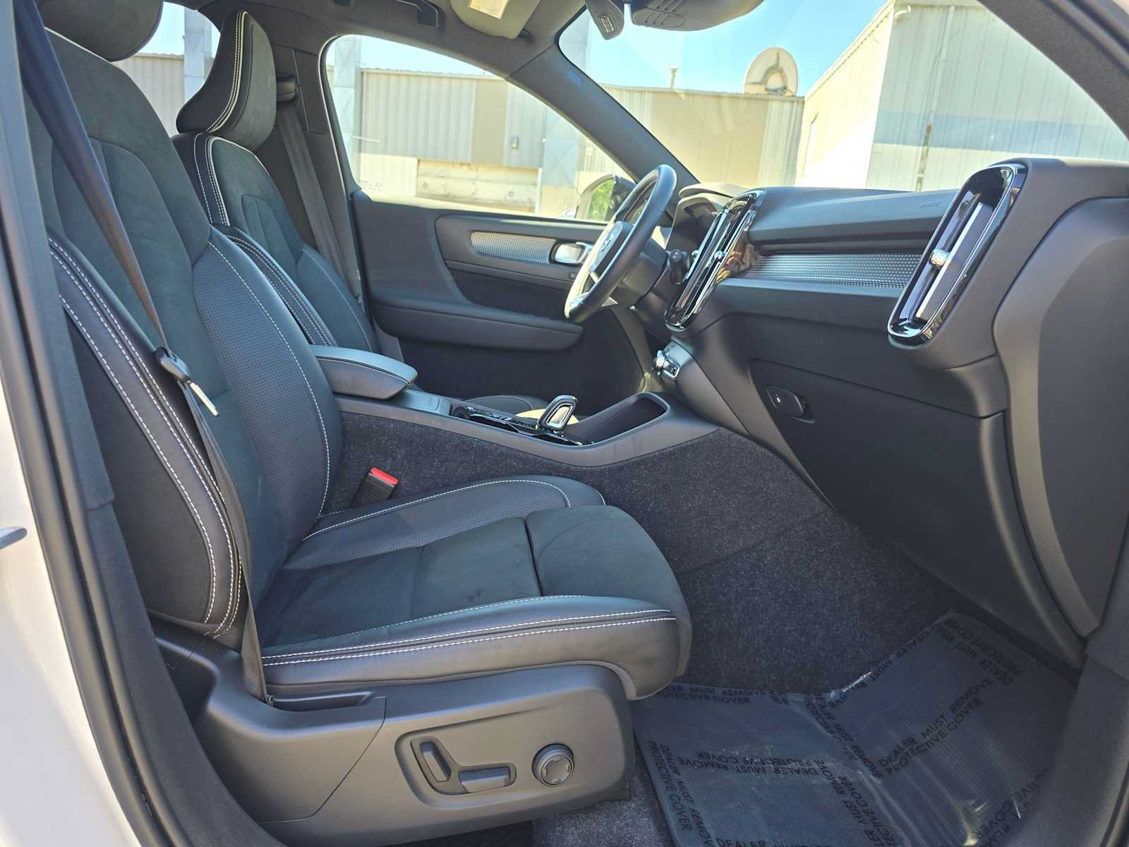 Used 2021 Volvo XC40 T5 R-Design AWD/4WD image 10
