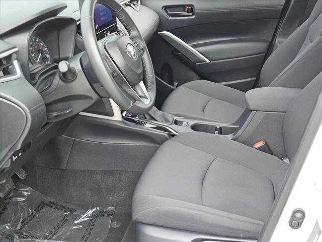 Used 2025 Toyota Corolla Cross LE FWD image 15