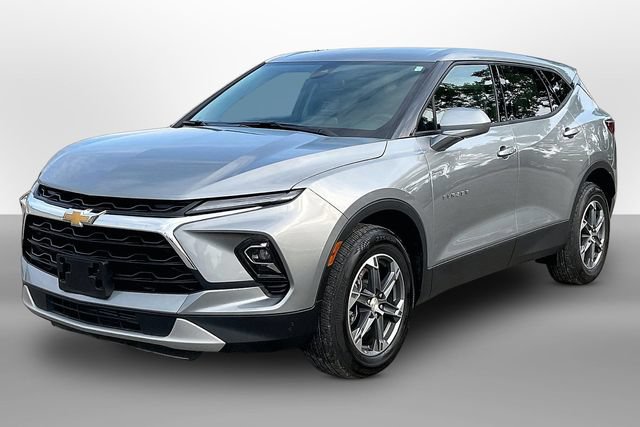 Used 2025 Chevrolet Blazer LT AWD/4WD image 3