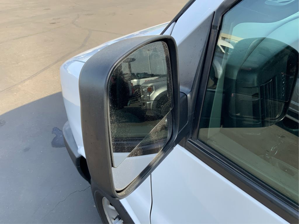 Used 2018 Chevrolet Express 2500 image 24