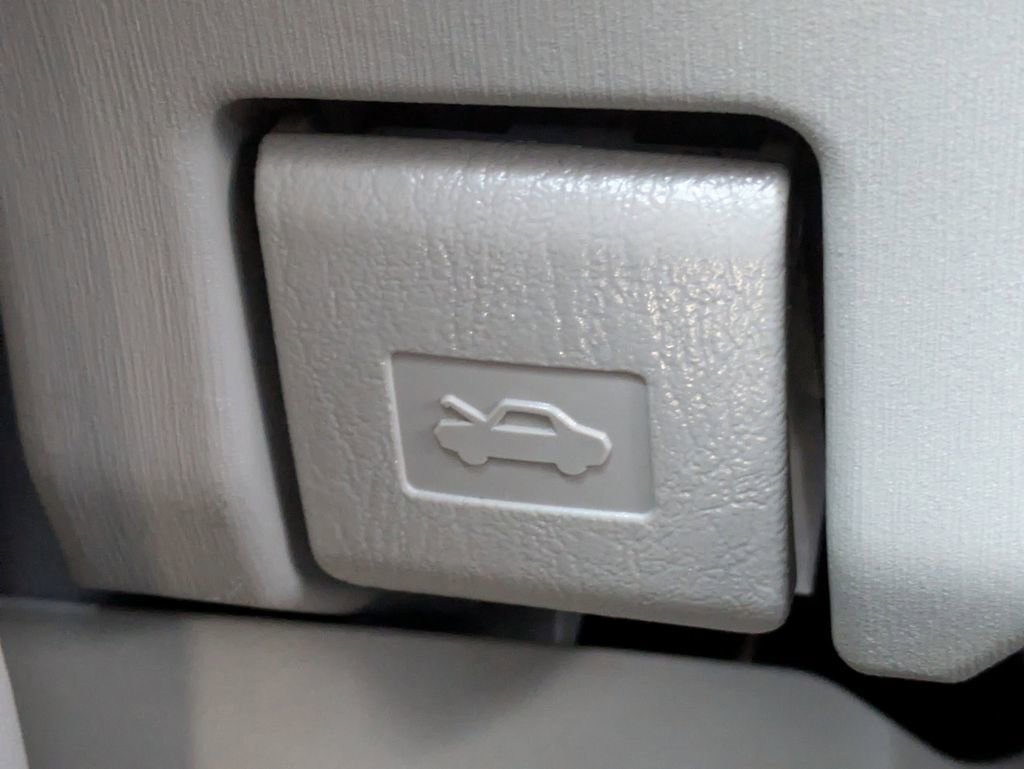 Used 2010 Toyota Prius Two image 32