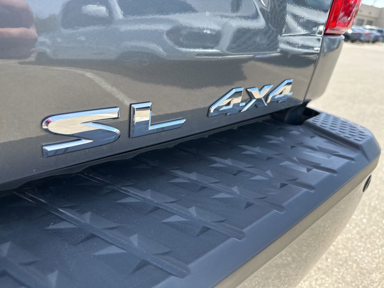 Used 2019 Nissan Titan SL w/ Off-Road Package AWD/4WD image 5