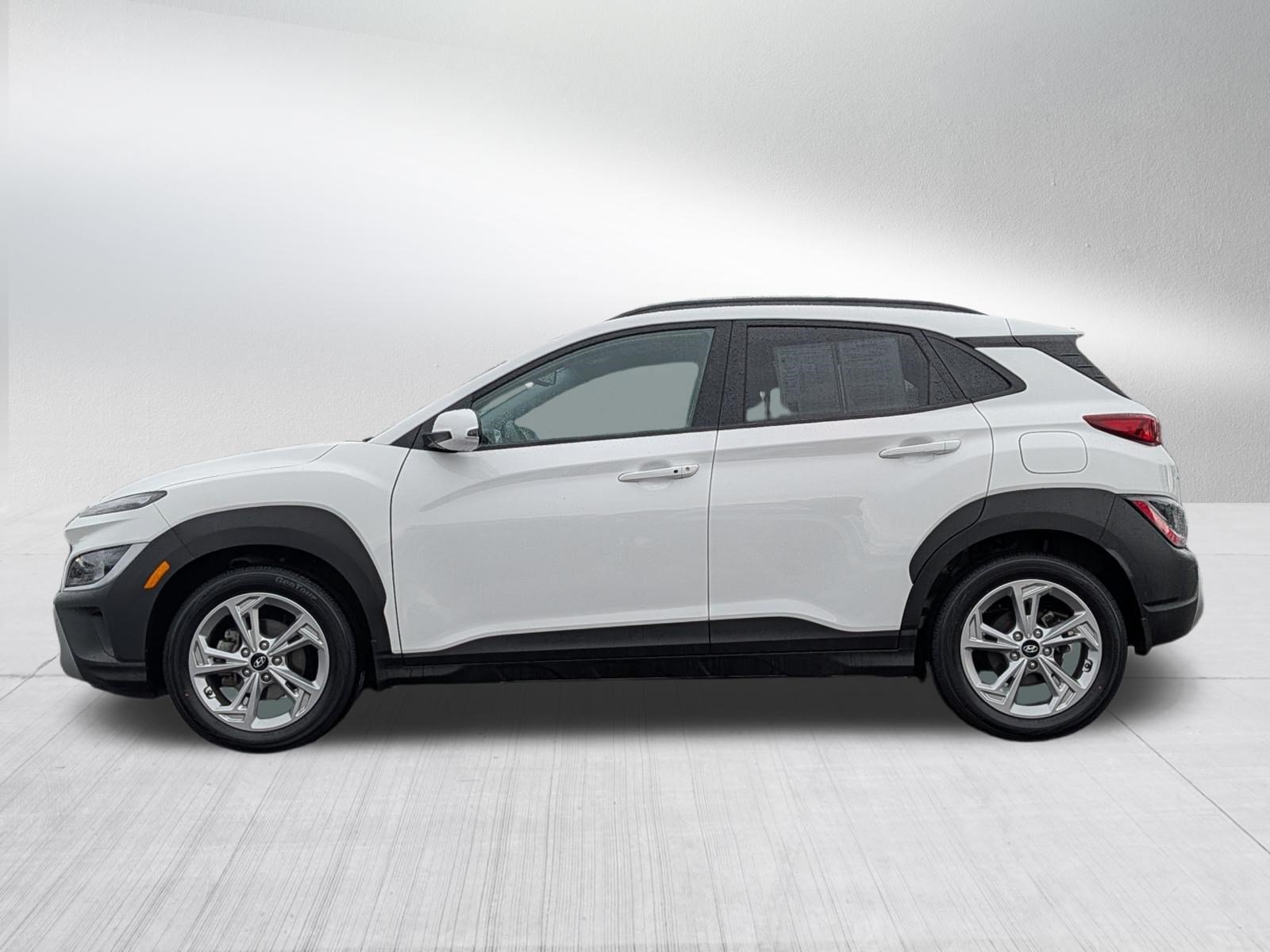 Certified 2022 Hyundai Kona SEL FWD image 4