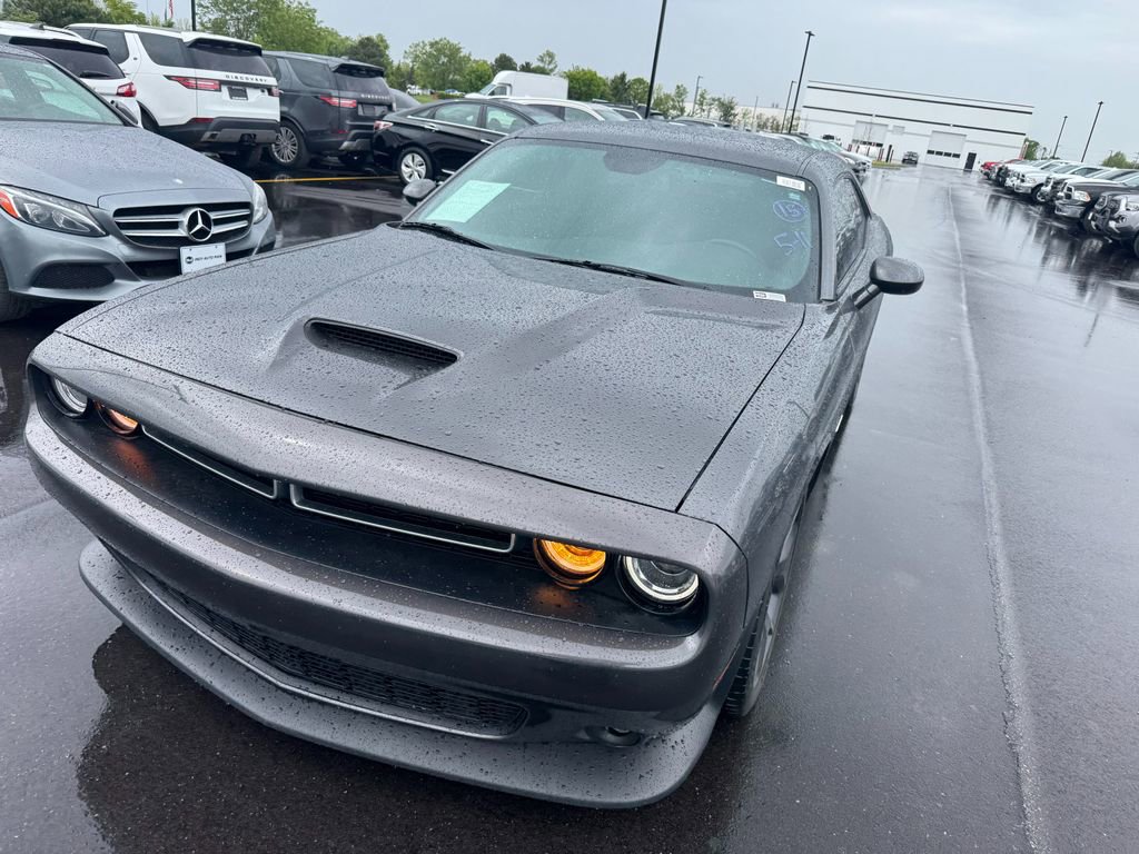 Used 2019 Dodge Challenger R/T RWD image 2