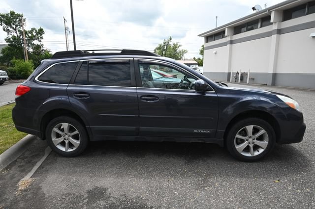 Used 2013 Subaru Outback 2.5i Limited AWD/4WD image 4