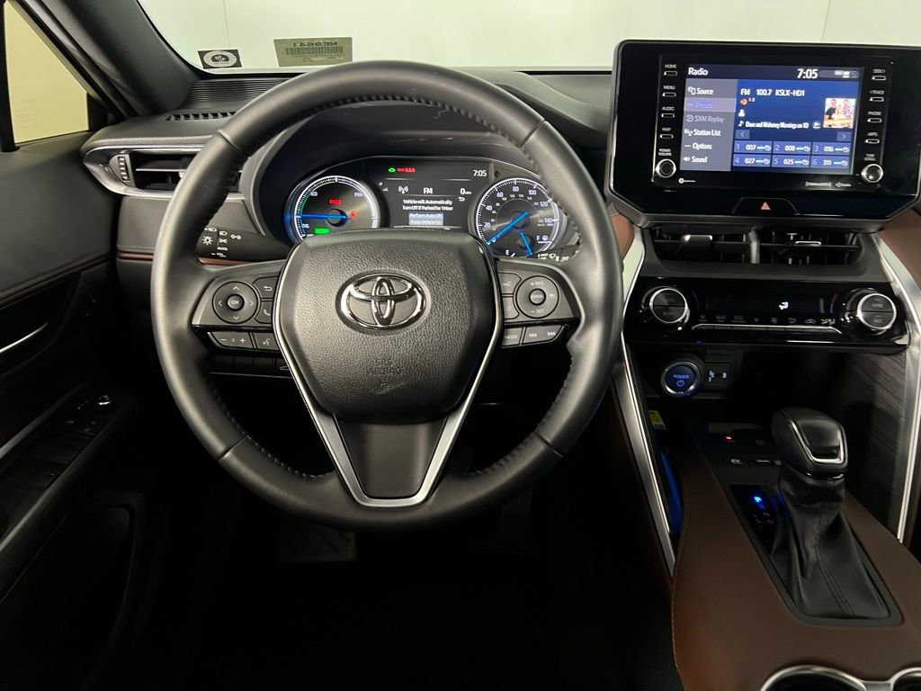 Used 2022 Toyota Venza XLE image 13