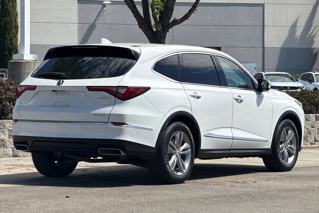 Used 2023 Acura MDX SH-AWD image 4
