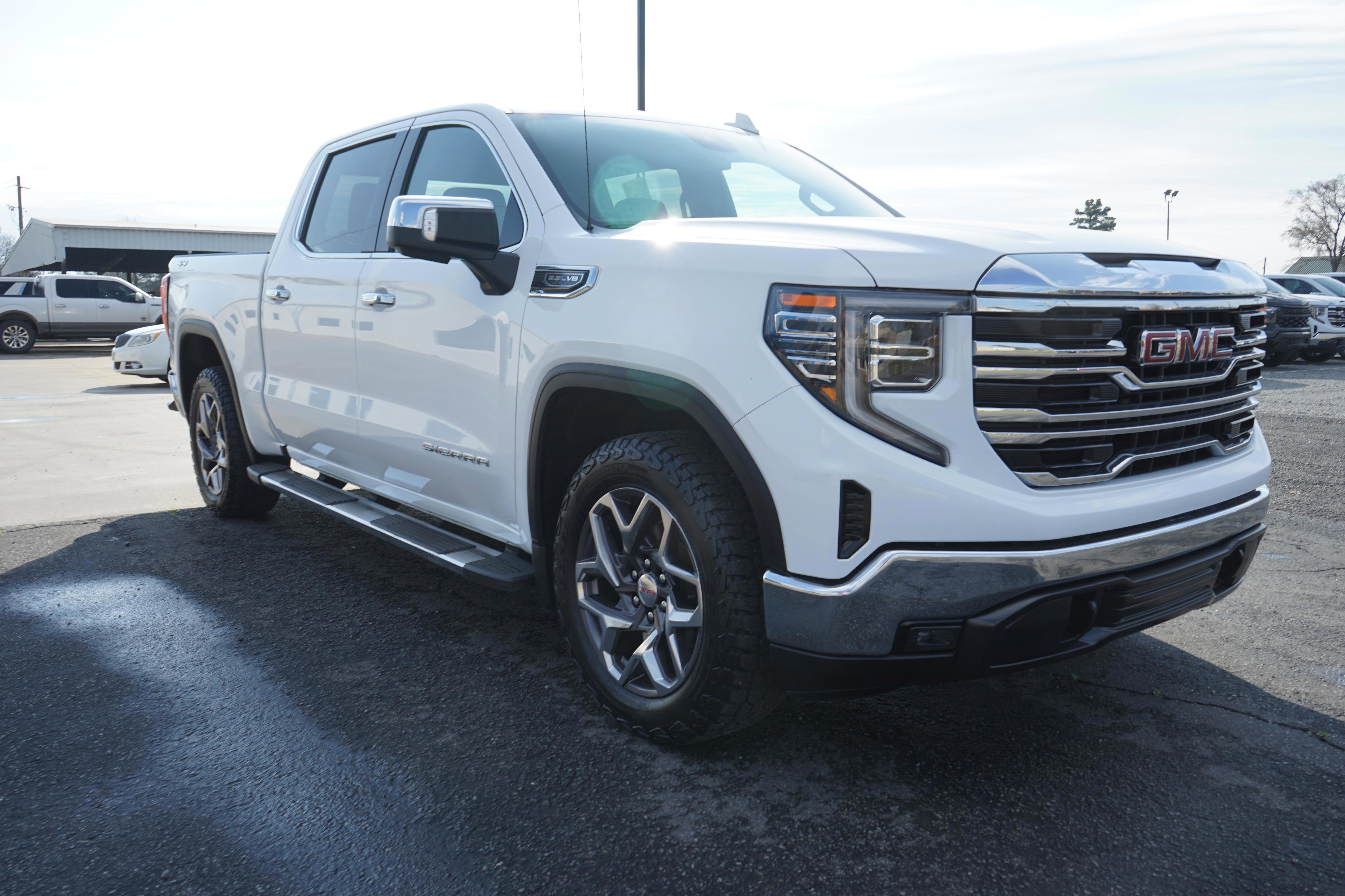 Used 2022 GMC Sierra 1500 SLT w/ SLT Convenience Package AWD/4WD image 7