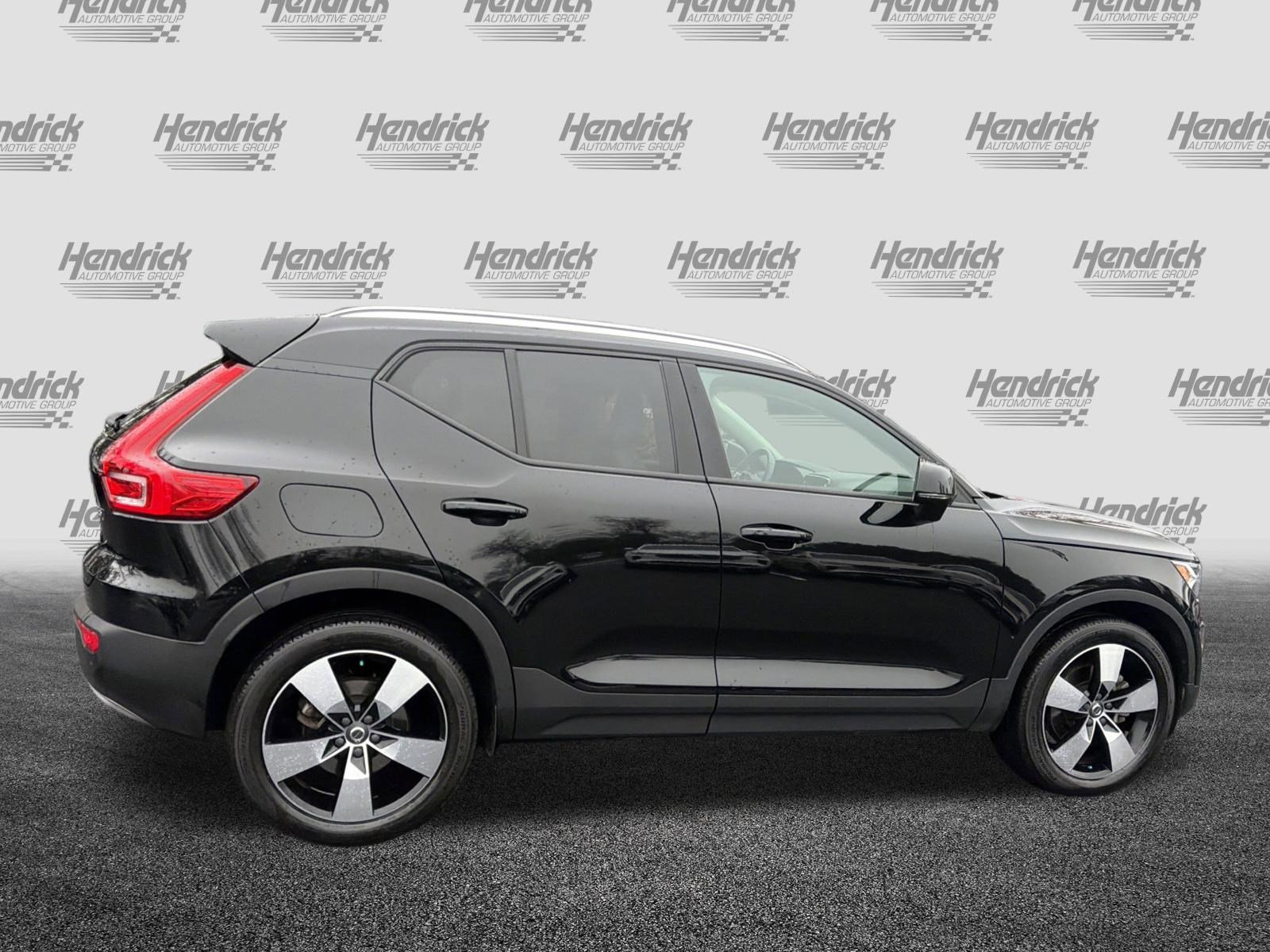Used 2020 Volvo XC40 T5 Momentum w/ Protection Package Premier image 11