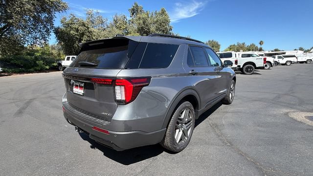 New 2026 Ford Explorer ST-Line w/ ST-Line Street Pack AWD/4WD image 4