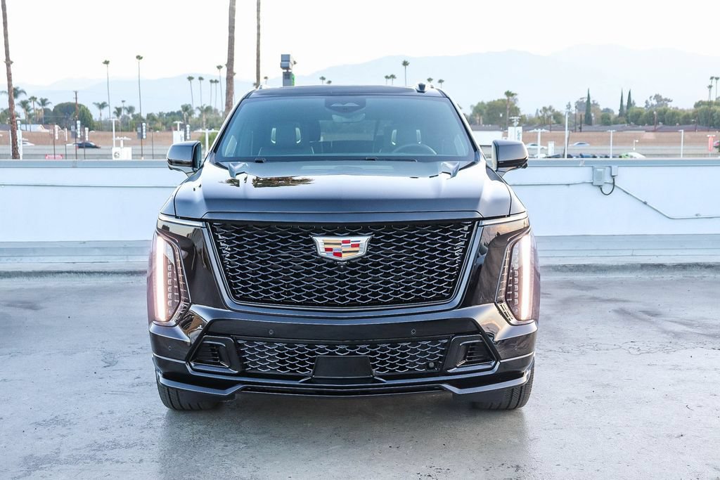 Used 2026 Cadillac Escalade ESV V AWD/4WD image 3
