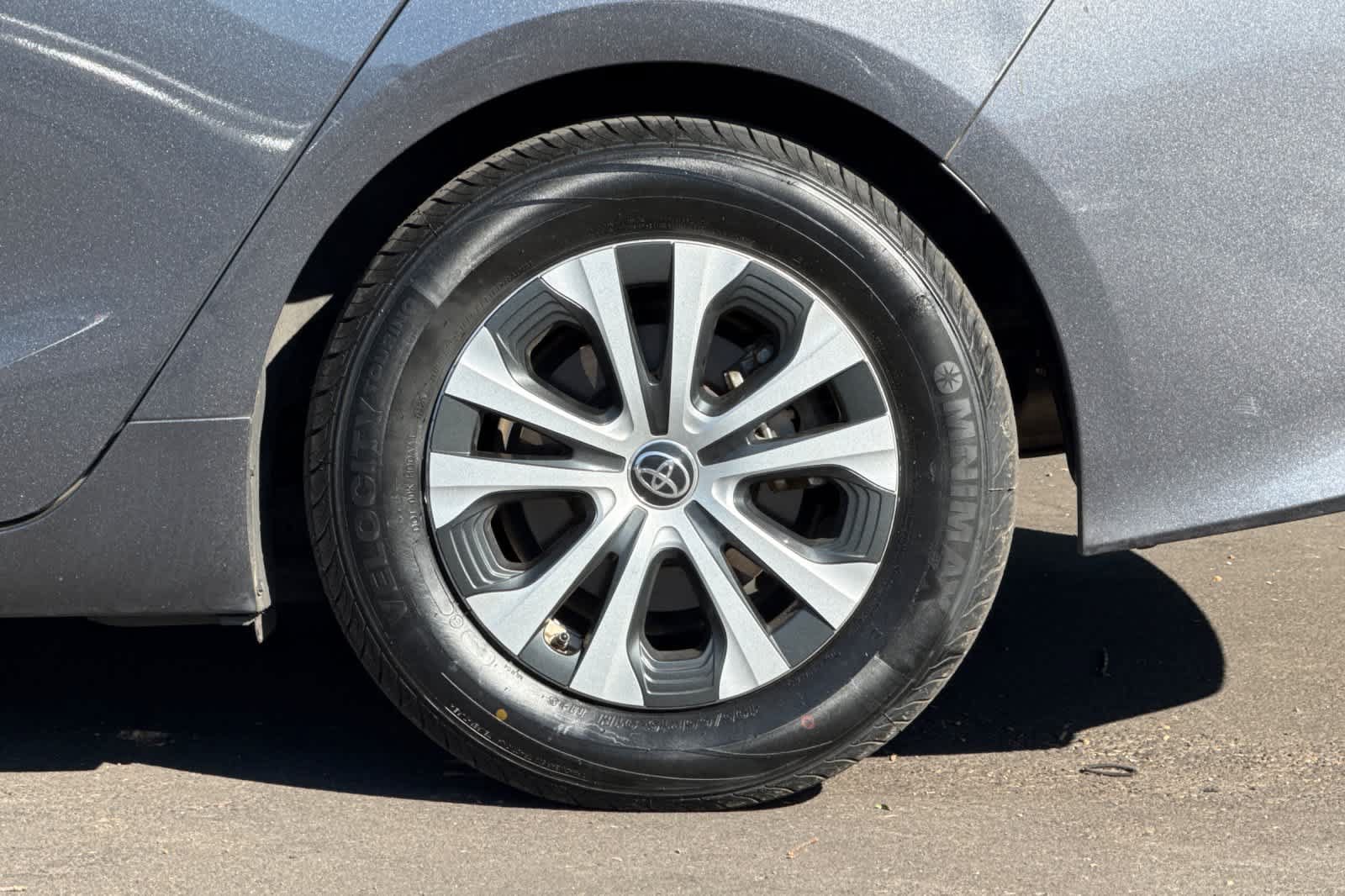 Used 2020 Toyota Prius Prime XLE FWD image 27