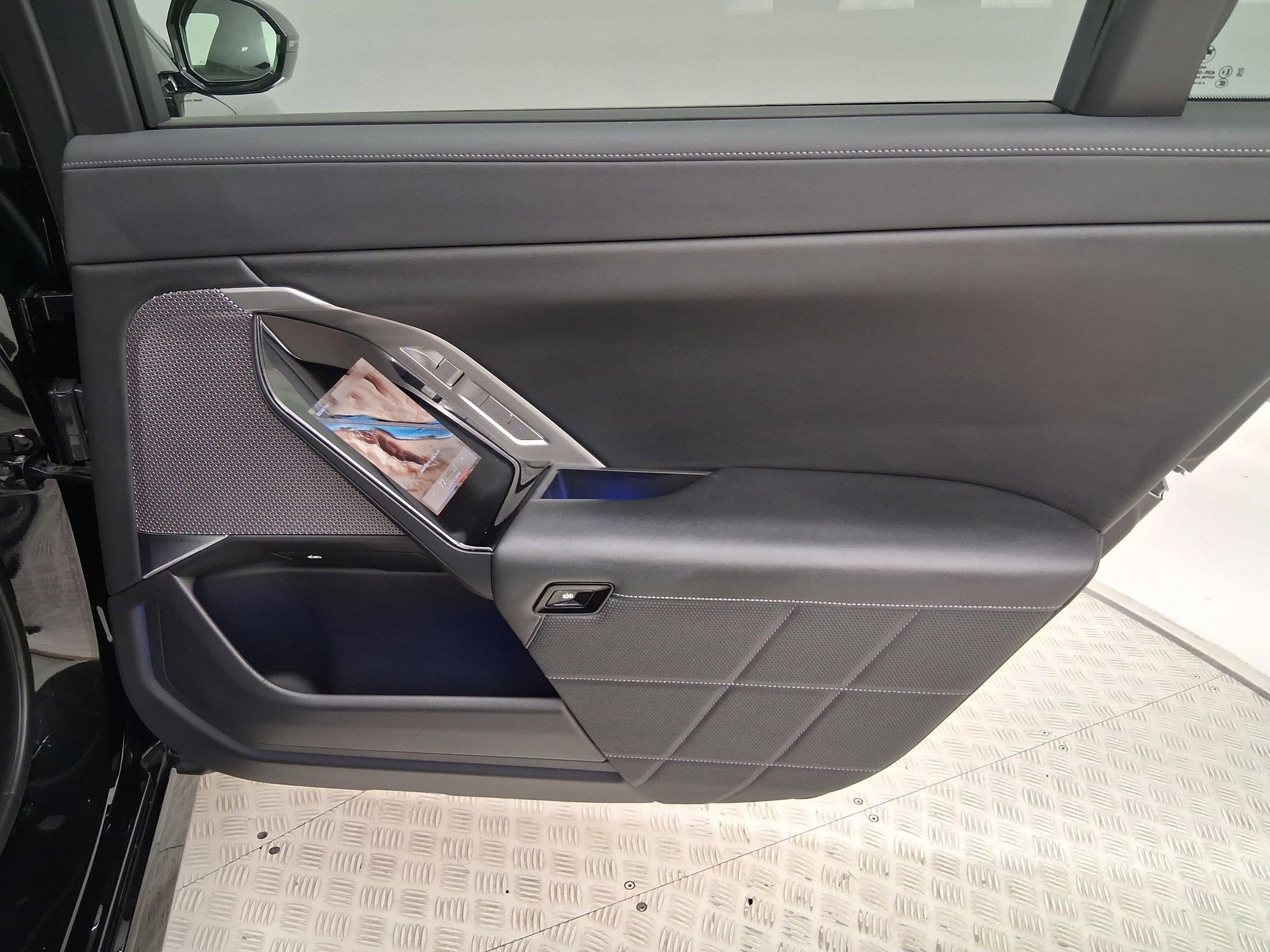 Certified 2023 BMW i7 xDrive60 image 27