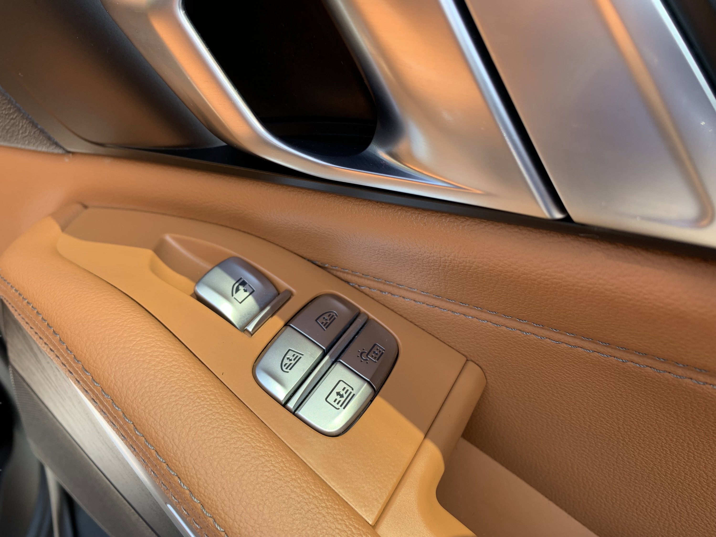 Used 2022 BMW X7 xDrive40i w/ M Sport Package image 35