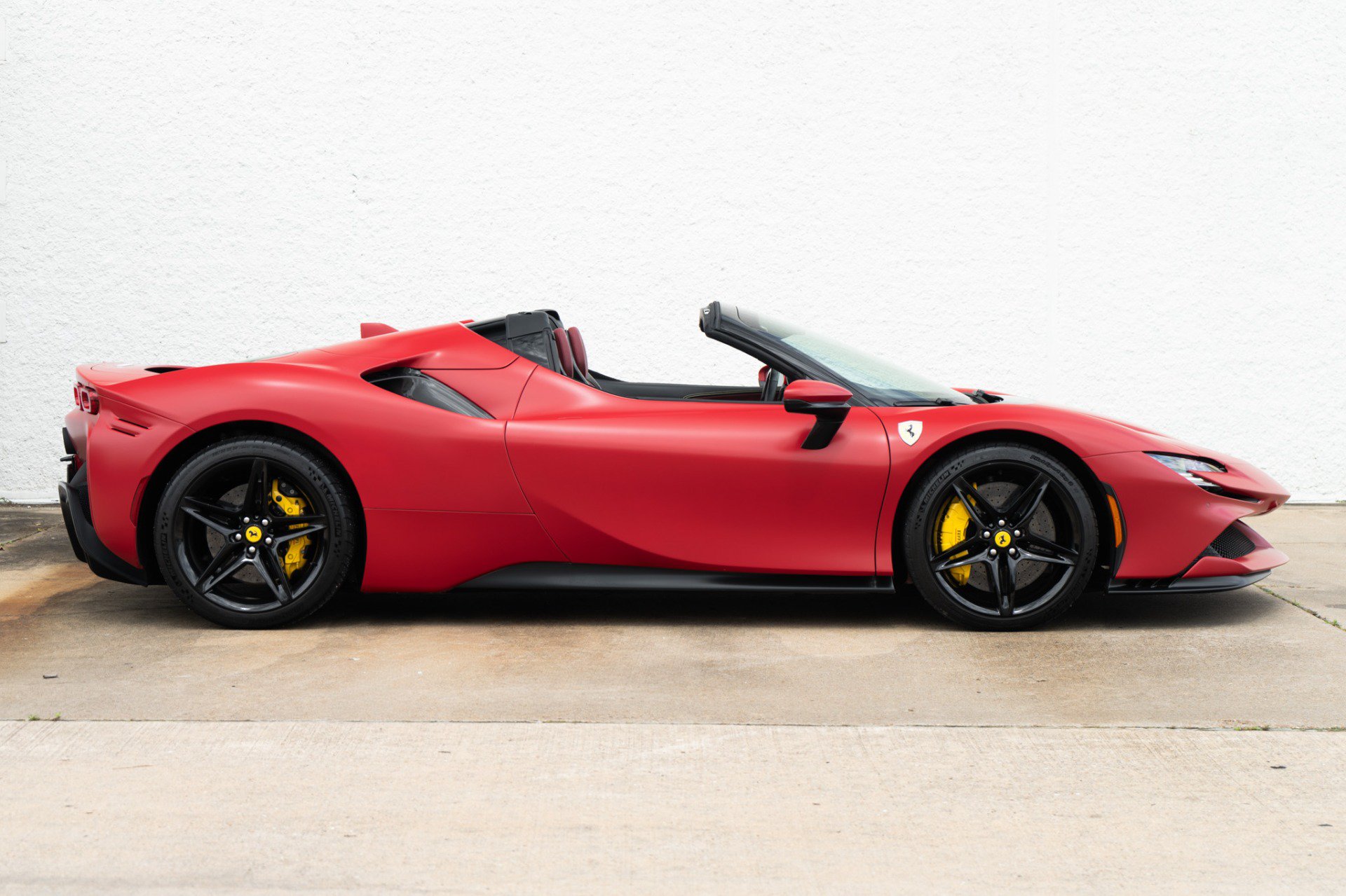 Used 2023 Ferrari SF90 Spider AWD/4WD image 3
