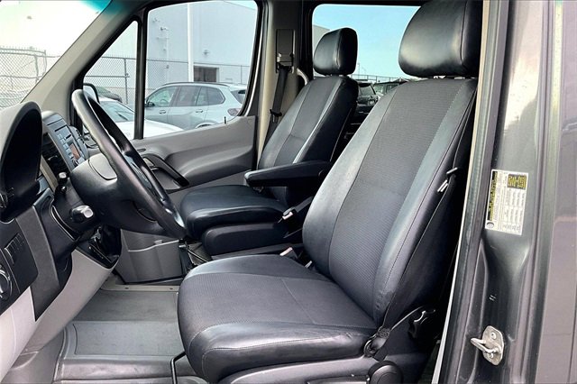 Used 2011 Mercedes-Benz Sprinter 2500 image 27