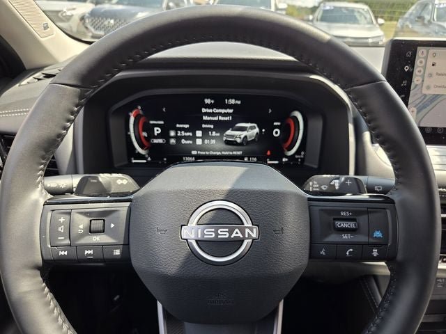 Used 2025 Nissan Rogue Platinum AWD/4WD image 31