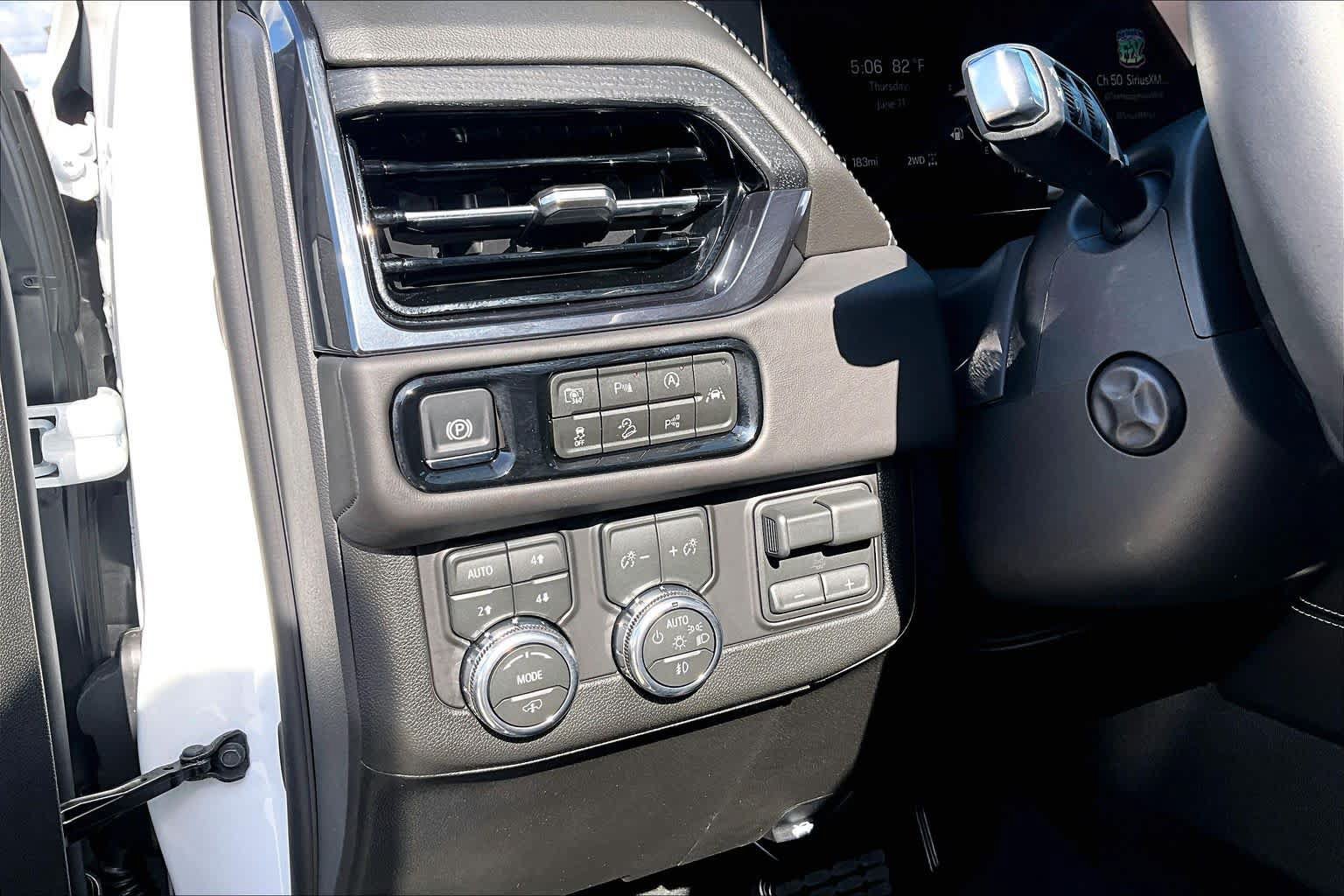 Used 2026 GMC Yukon XL AT4 Ultimate AWD/4WD image 36
