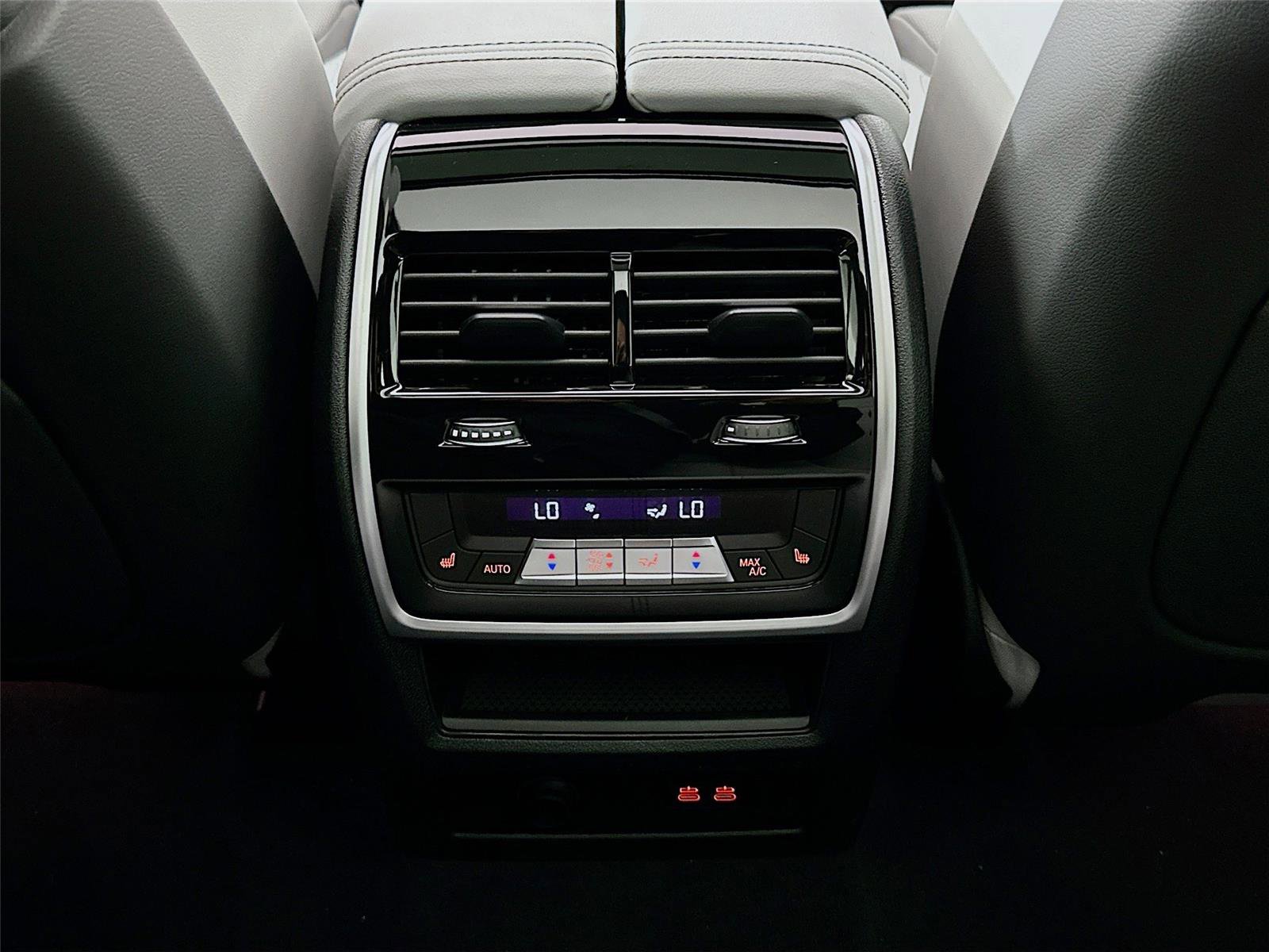 New 2026 BMW X5 xDrive40i w/ M Sport Package image 27