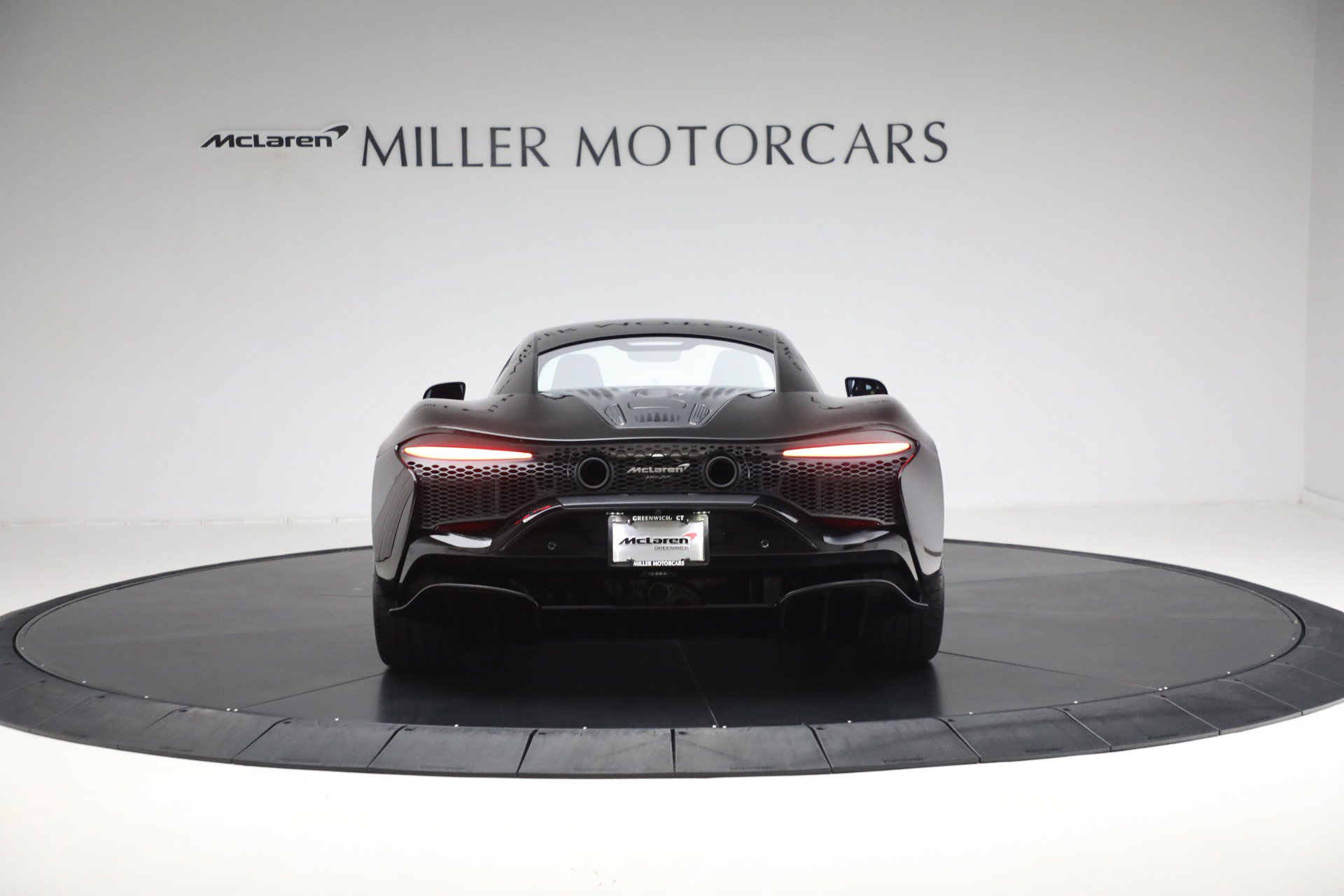 Used 2025 McLaren Artura image 6