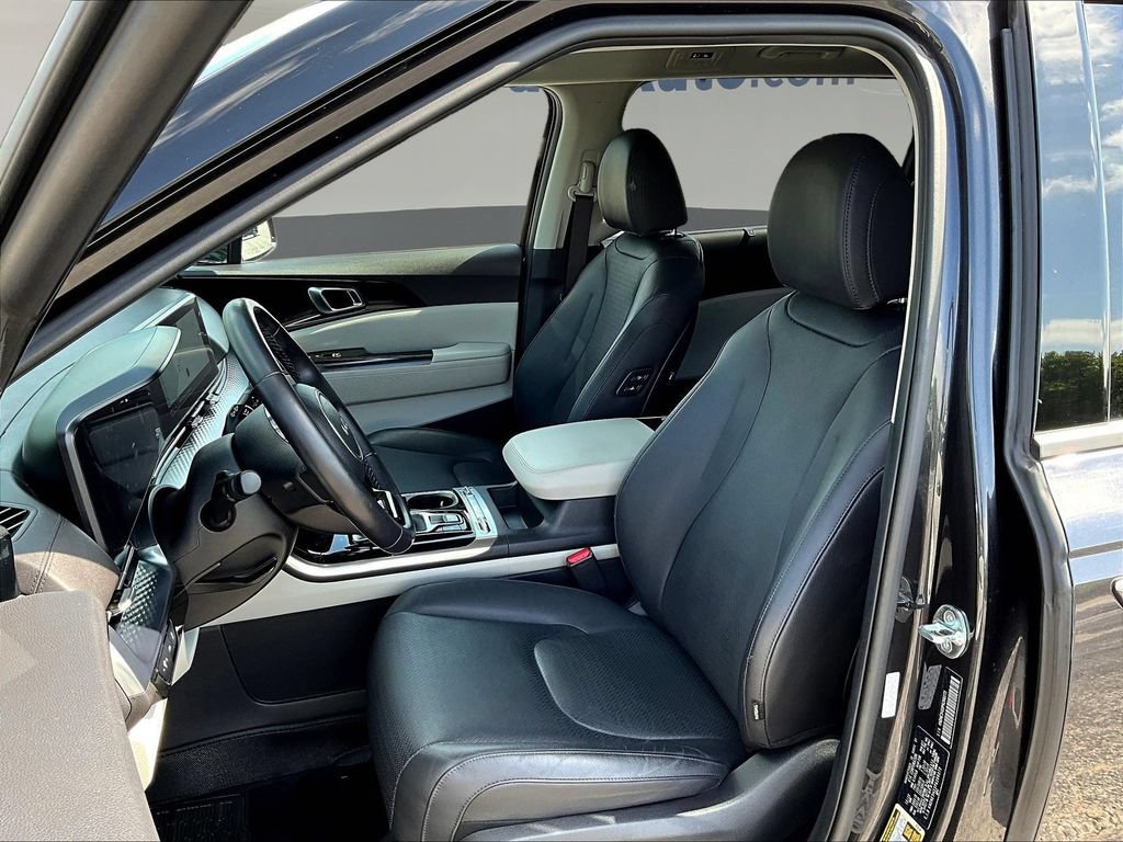 Used 2023 Kia Carnival SX Prestige FWD image 24
