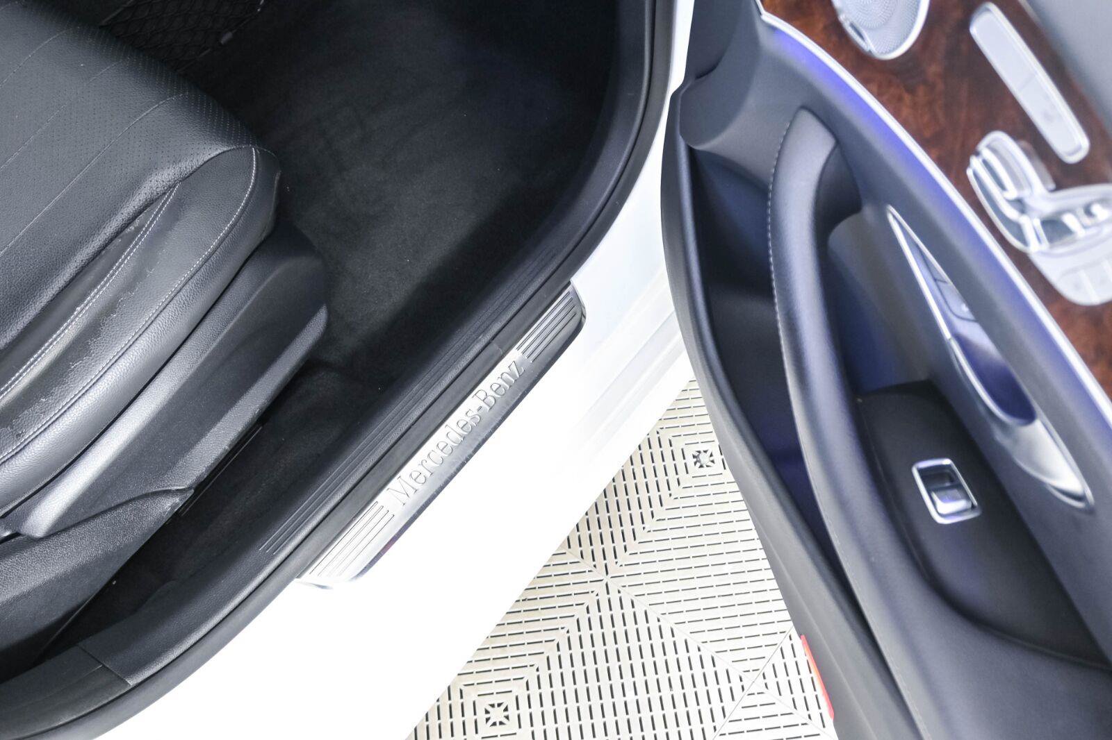 Used 2017 Mercedes-Benz E 300 image 25
