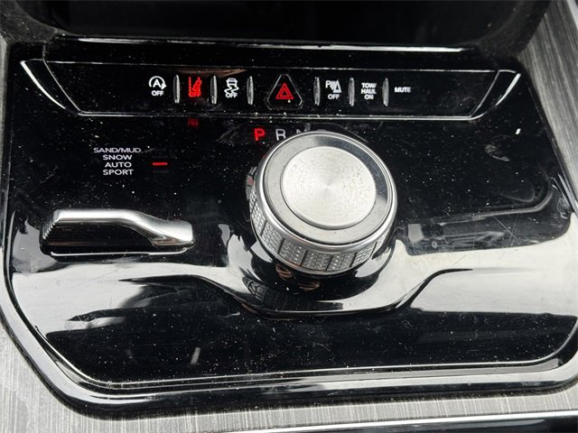 Used 2024 Jeep Wagoneer L Series II w/ Flexible Seating Group image 38