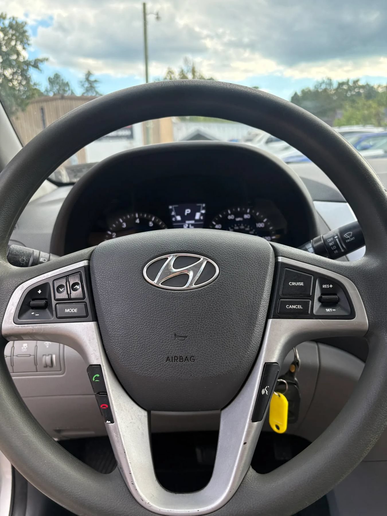 Used 2014 Hyundai Accent GLS w/ Option Group 2 FWD image 11