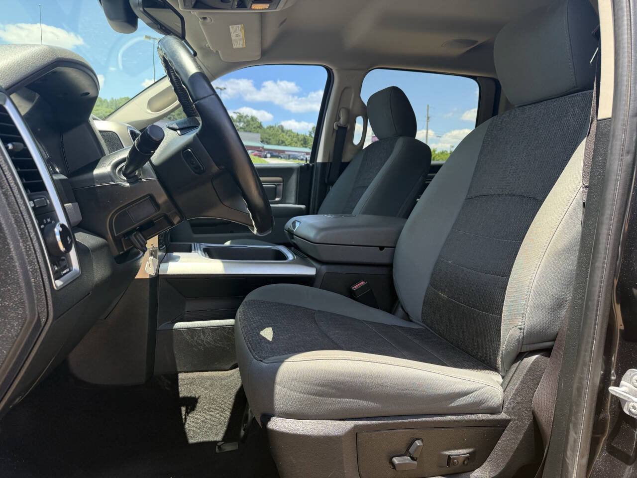 Used 2017 RAM 1500 Lone Star AWD/4WD image 13