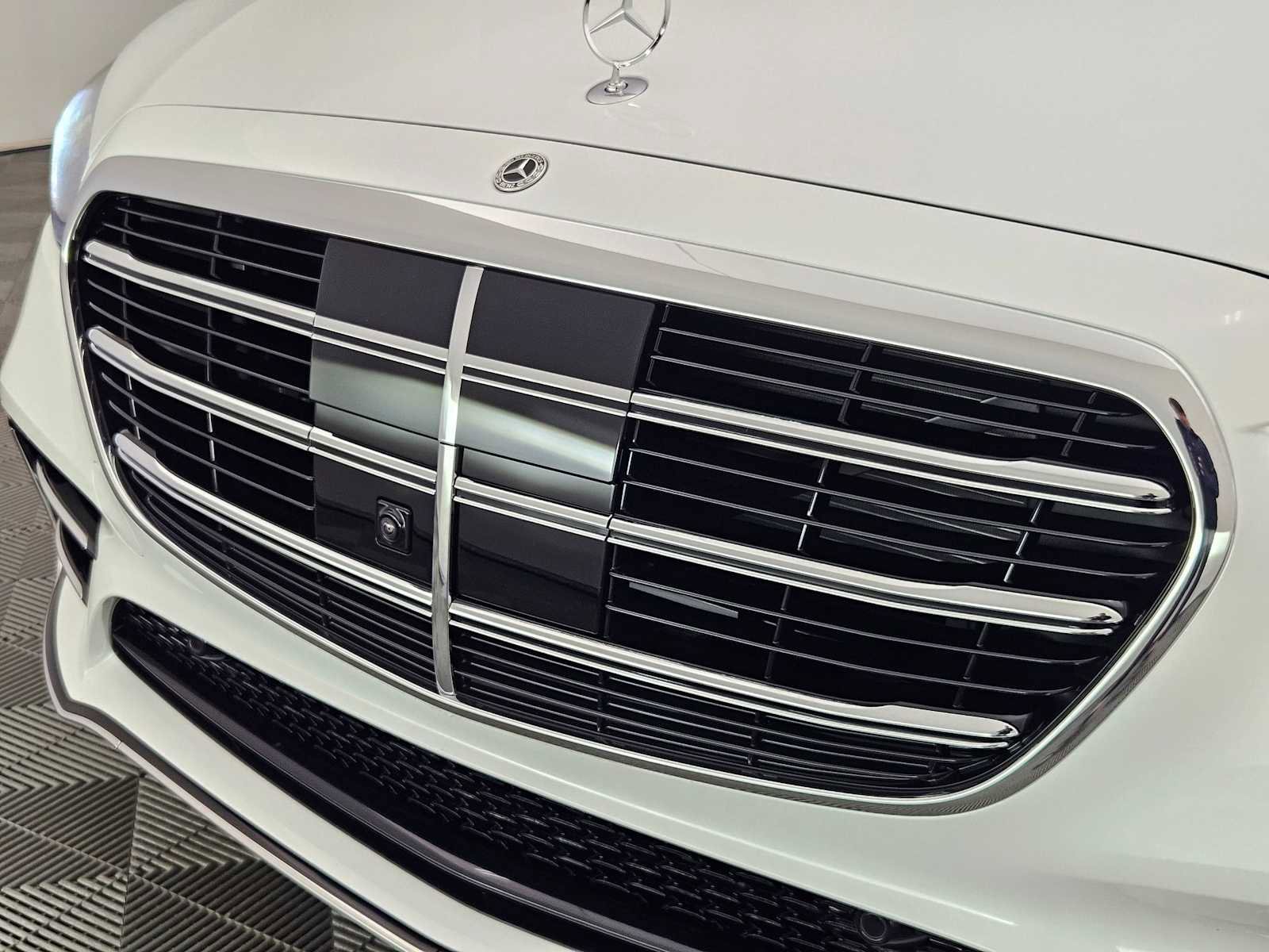 New 2025 Mercedes-Benz S 580e 4MATIC Sedan image 46