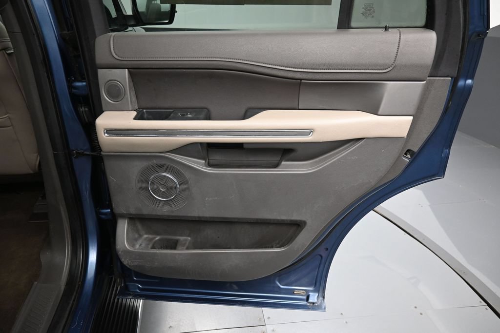 Used 2019 Ford Expedition XLT w/ Equipment Group 202A RWD image 43