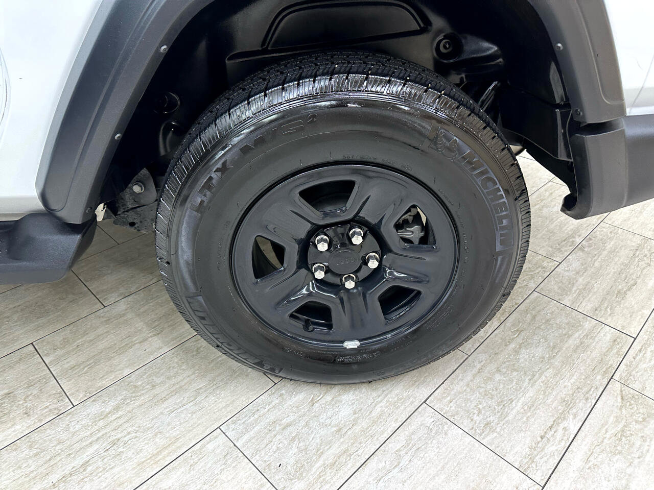 Used 2023 Jeep Wrangler Sport image 31