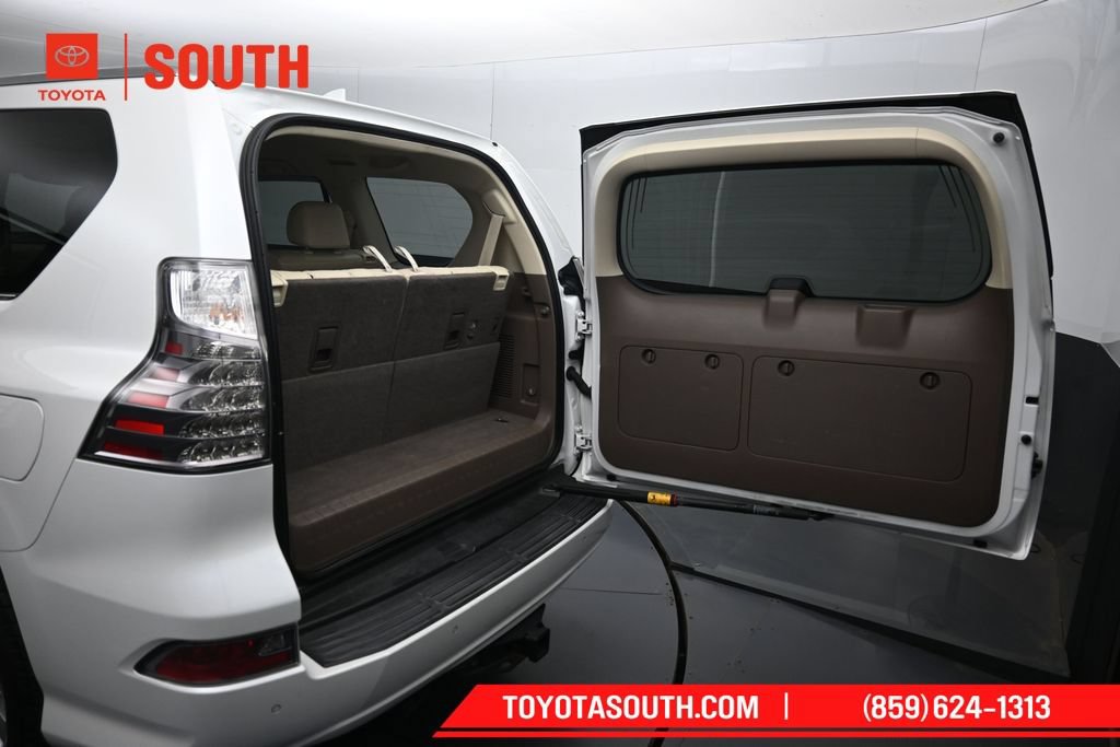 Used 2017 Lexus GX 460 AWD/4WD image 34