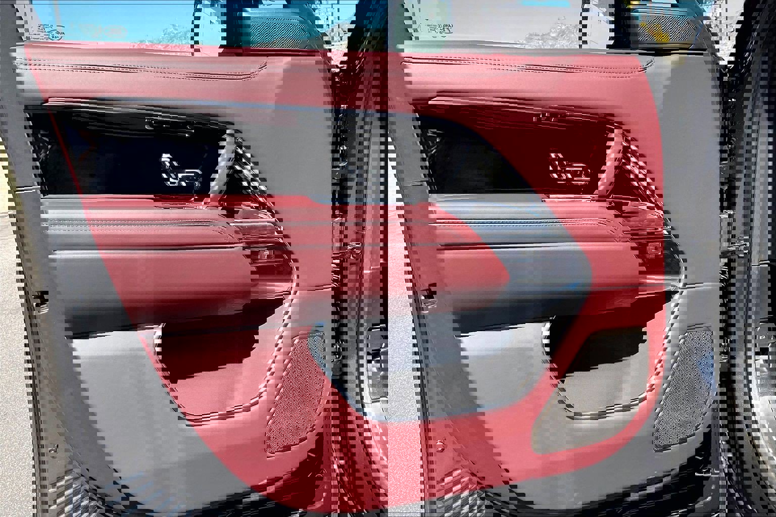 New 2026 Land Rover Range Rover Long Wheelbase Autobiography image 12