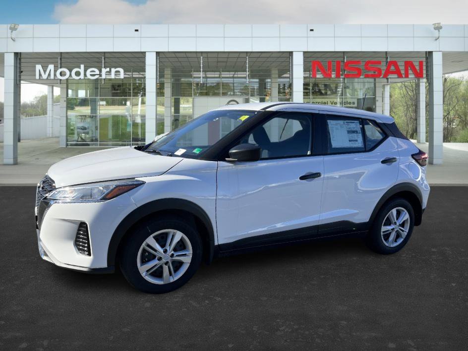 New 2025 Nissan Kicks Play S image 1