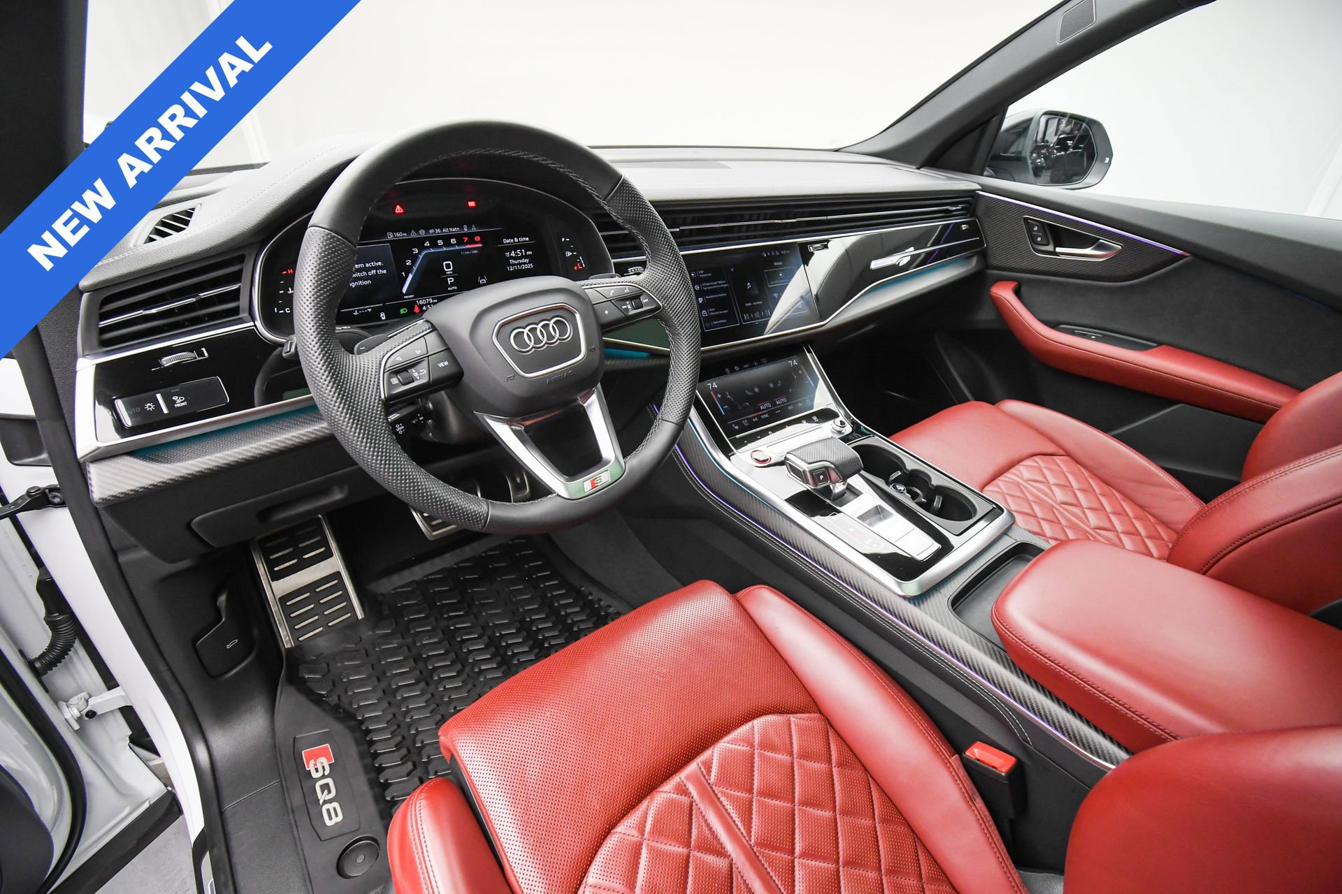 Used 2024 Audi SQ8 Premium Plus w/ Executive Package image 12