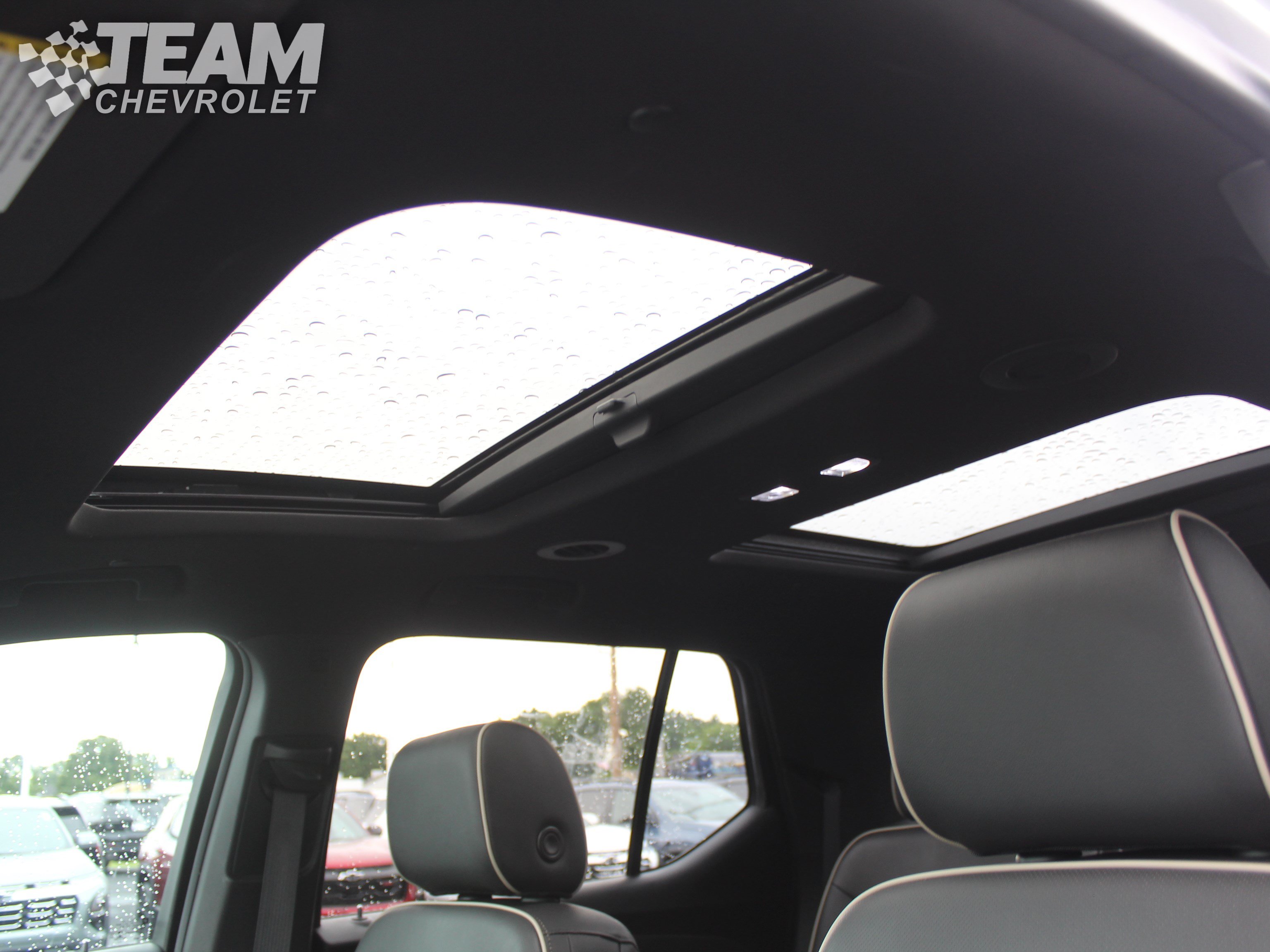 Used 2022 Chevrolet Traverse Premier w/ Redline Edition AWD/4WD image 12