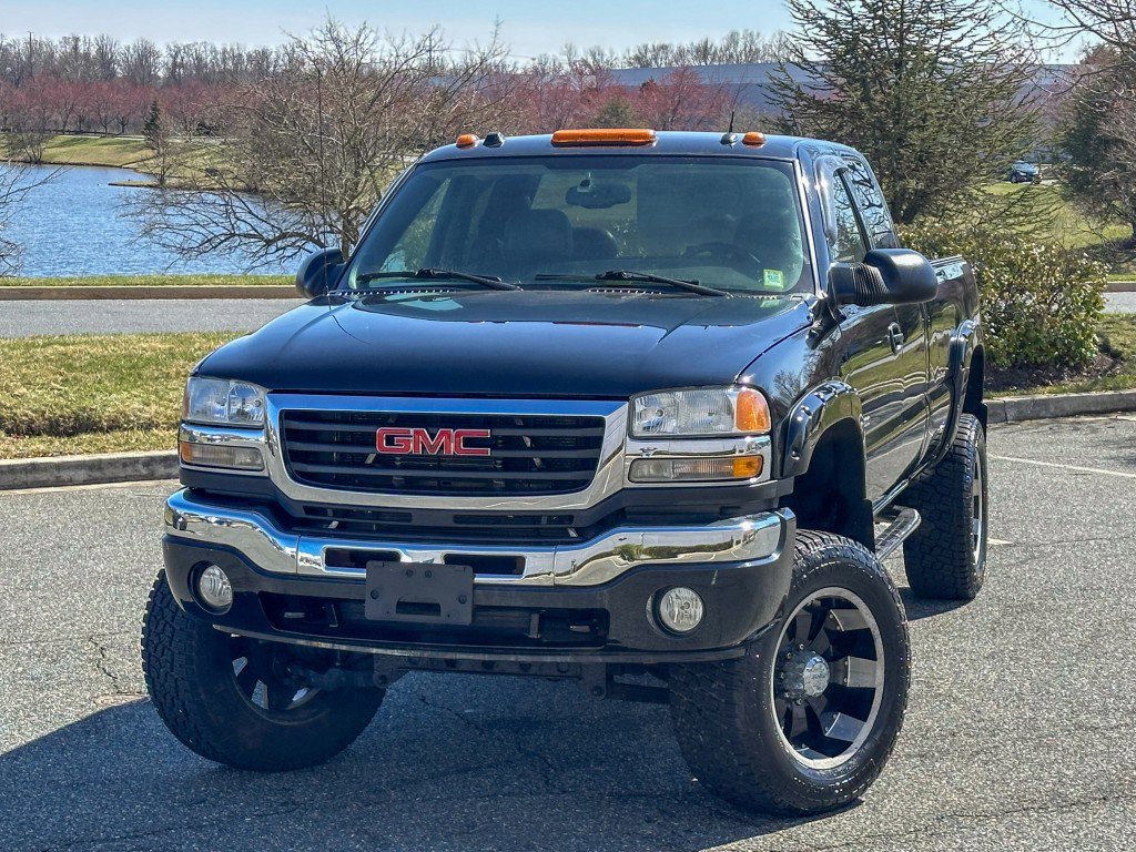 Used 2005 GMC Sierra 3500 SLT image 3
