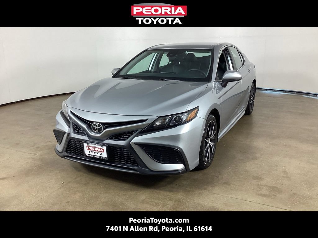 Used 2024 Toyota Camry SE FWD image 1
