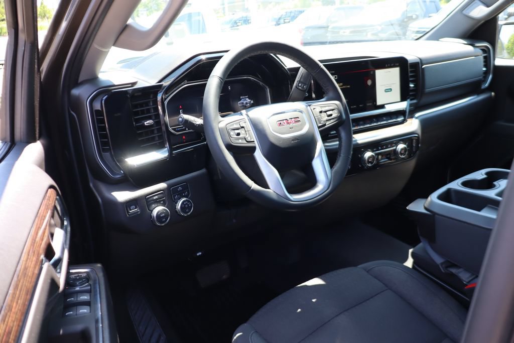 Used 2024 GMC Sierra 1500 Elevation AWD/4WD image 13