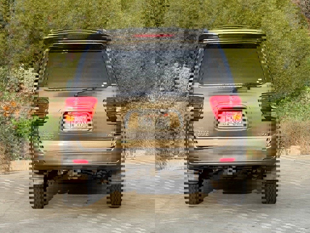 Used 2004 Toyota Sequoia Limited image 7