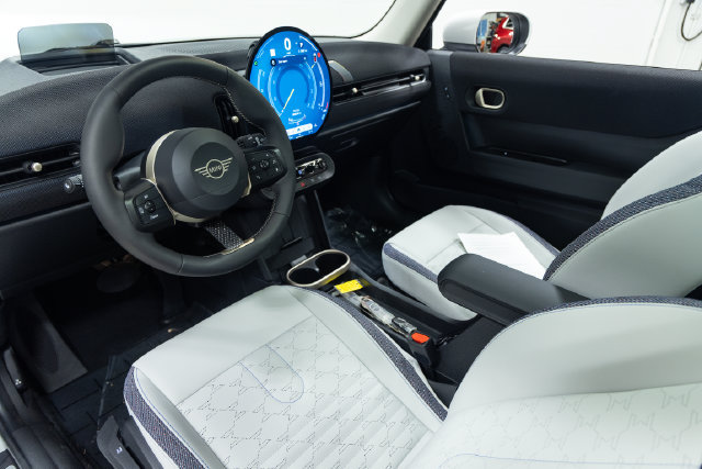 Certified 2026 MINI Cooper 2-Door Hardtop FWD image 18