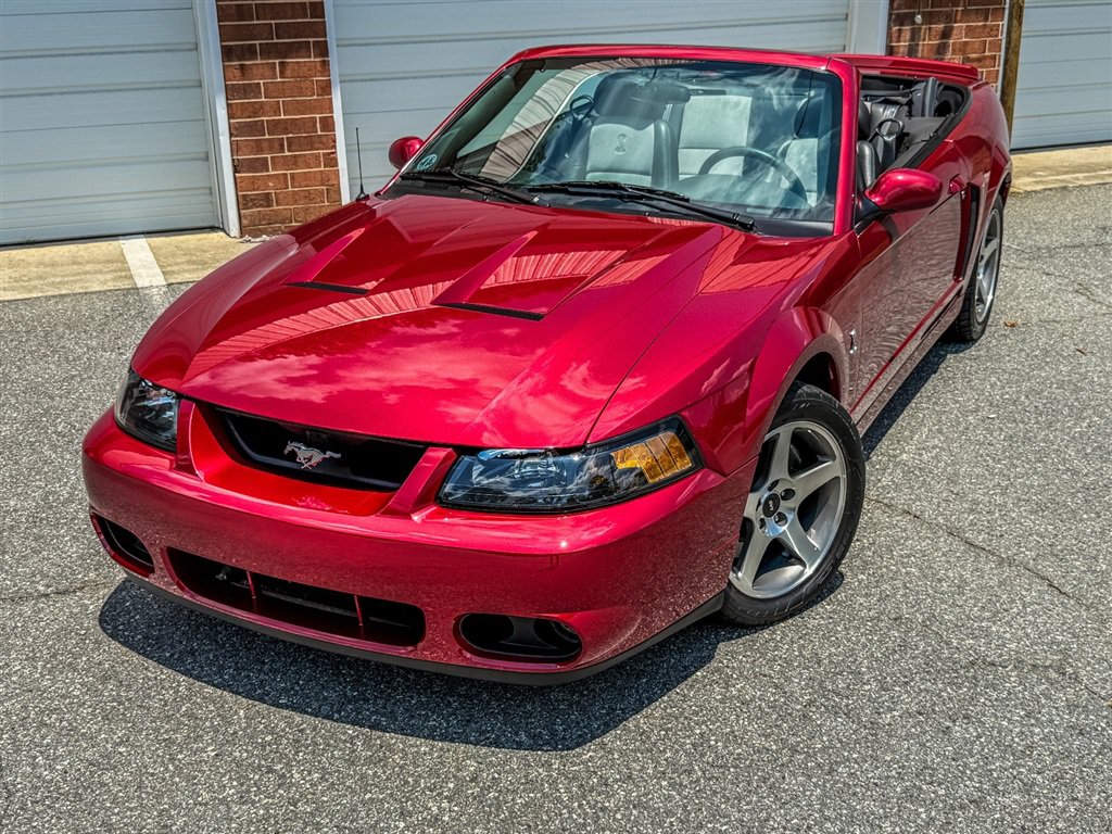 Used 2004 Ford Mustang Cobra RWD image 10