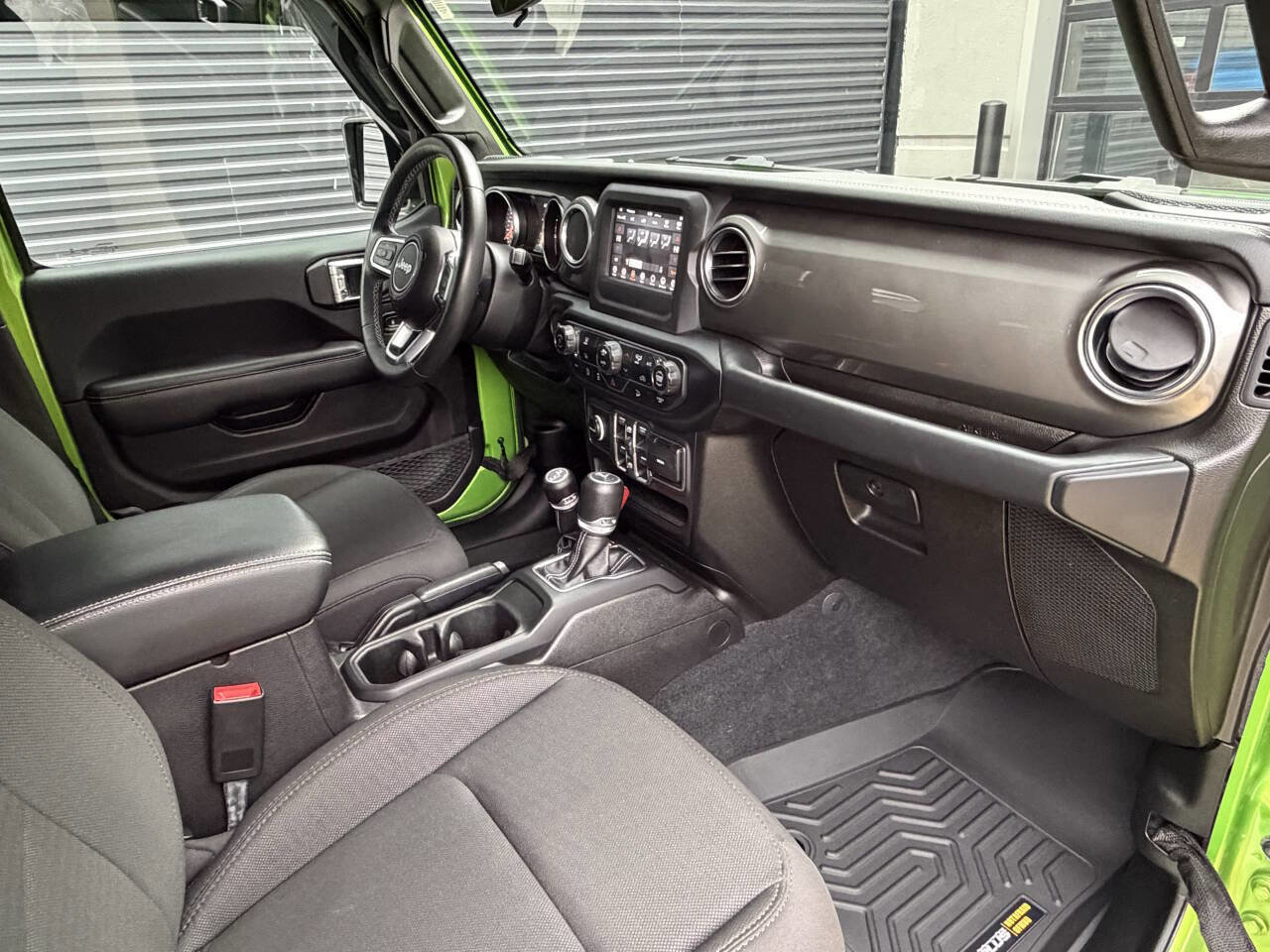 Used 2019 Jeep Wrangler Unlimited Sahara image 24