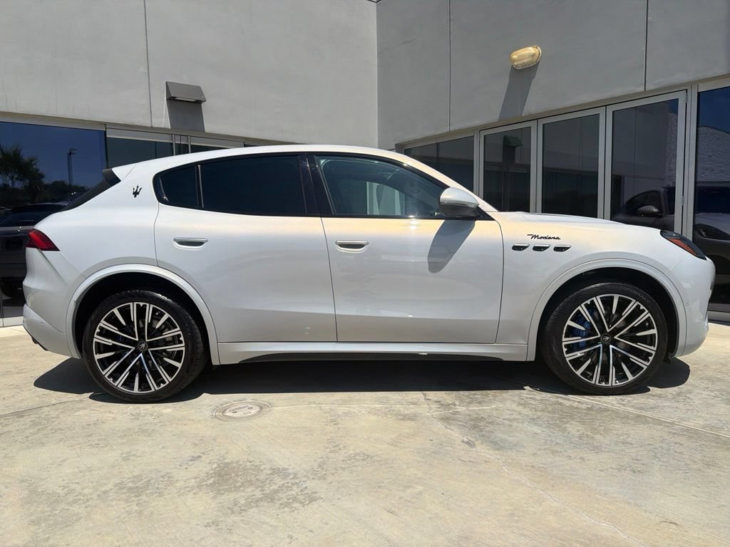 Certified 2023 Maserati Grecale Modena AWD/4WD image 5