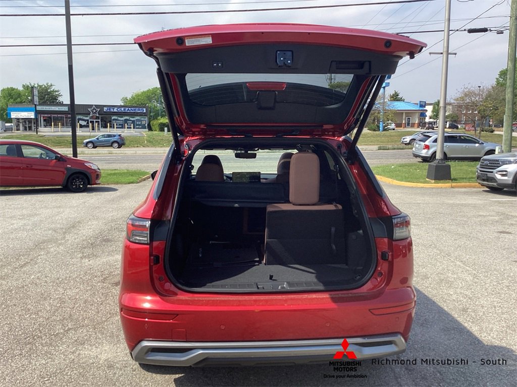 New 2025 Mitsubishi Outlander SEL image 16