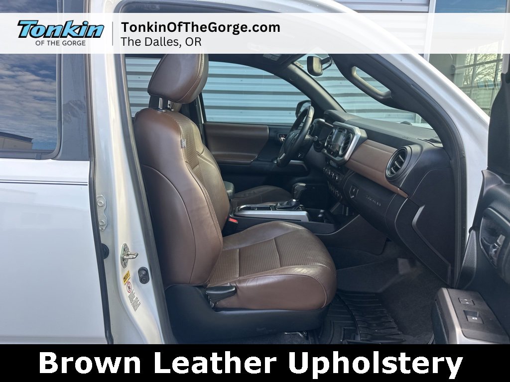 Used 2016 Toyota Tacoma Limited image 26