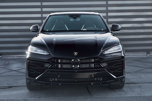 Used 2025 Lamborghini Urus SE image 15