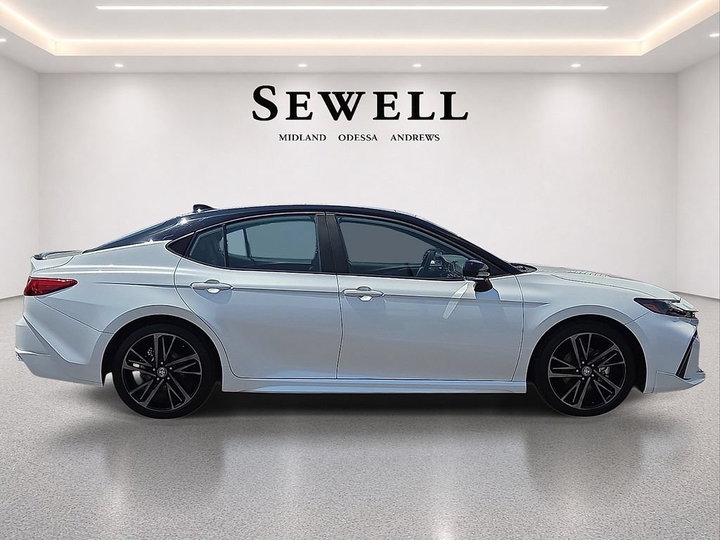 Used 2025 Toyota Camry Hybrid FWD image 5